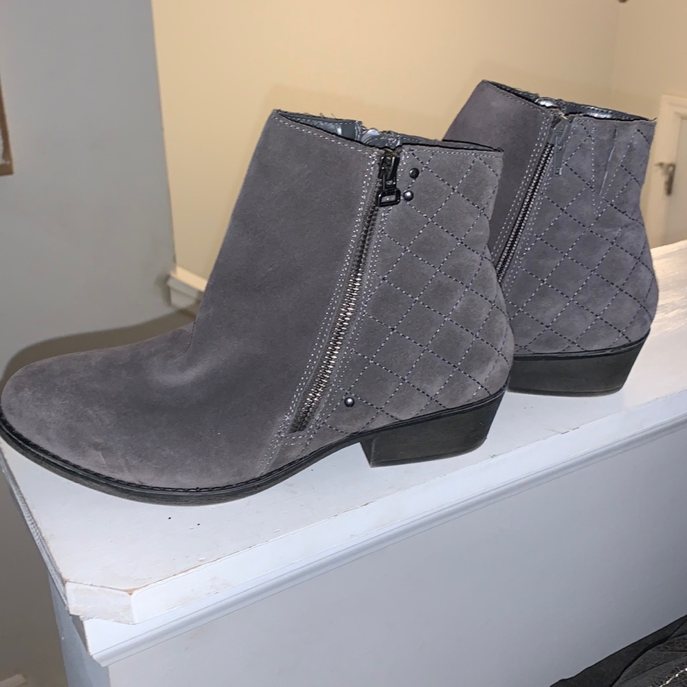 Mid boots w small heel